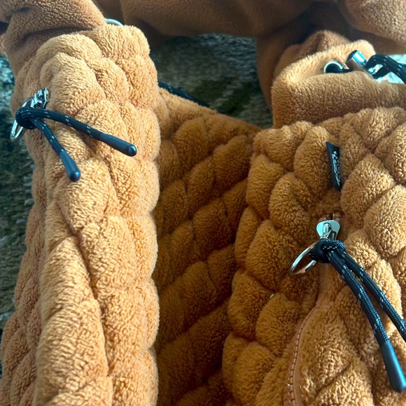 Free People Puckerup Fleece Carryall bag NWT - Picture 6 of 9